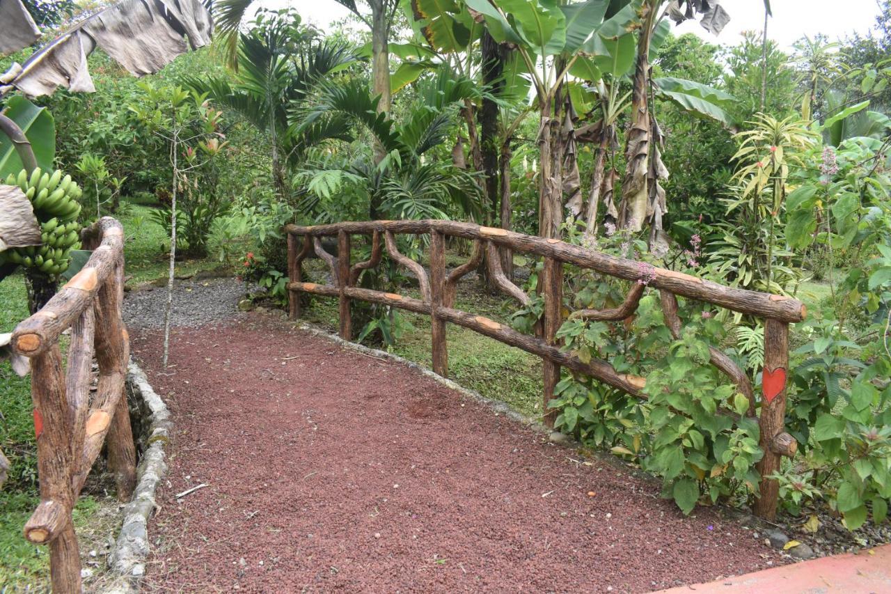 Hotel Roca Negra Del Arenal La Fortuna Exterior photo